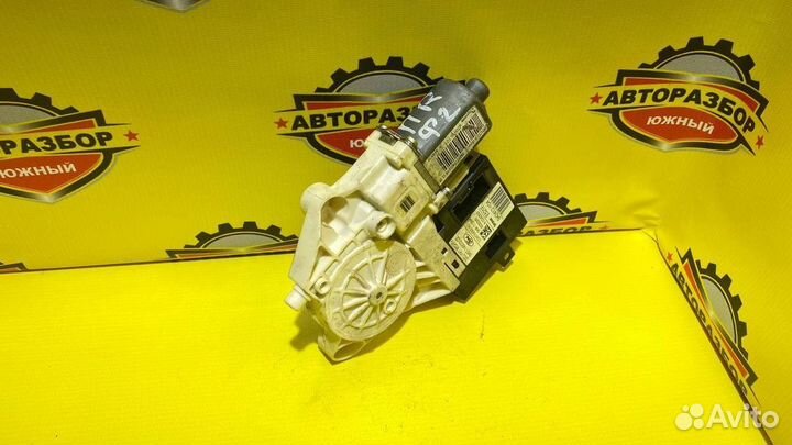 Моторчик стеклоподъемника Ford Focus