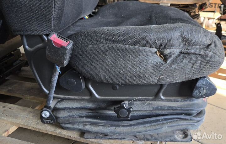 Сиденье водительское international prostar б/у 20243