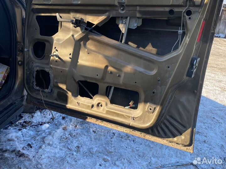 Двери сборе передние ваз 2110, 2112 Приора