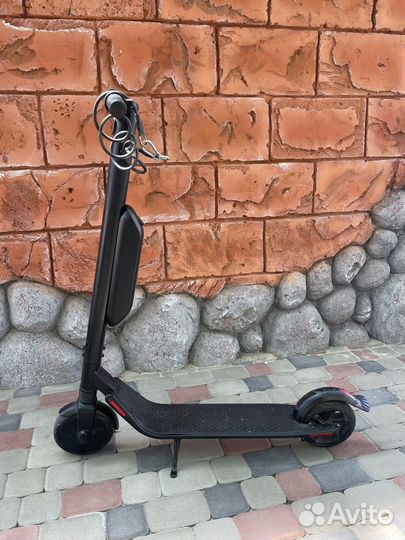 Электро самокат ninebot es 4