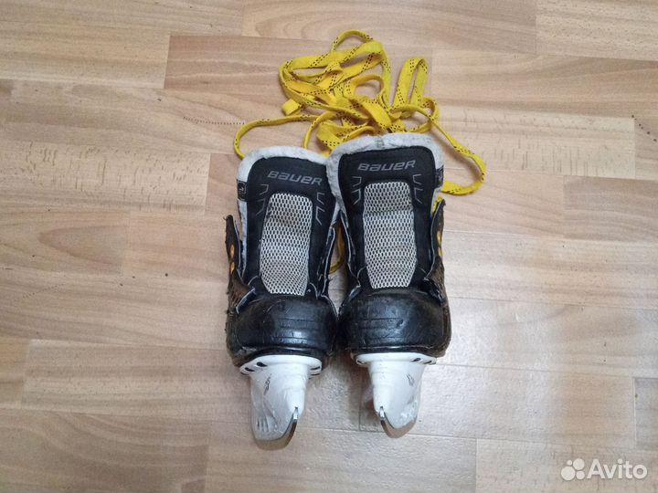 Коньки хоккейные Bauer
