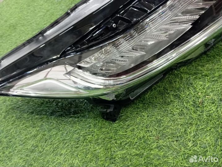 Фара правая Honda Vezel RU LEB 2020