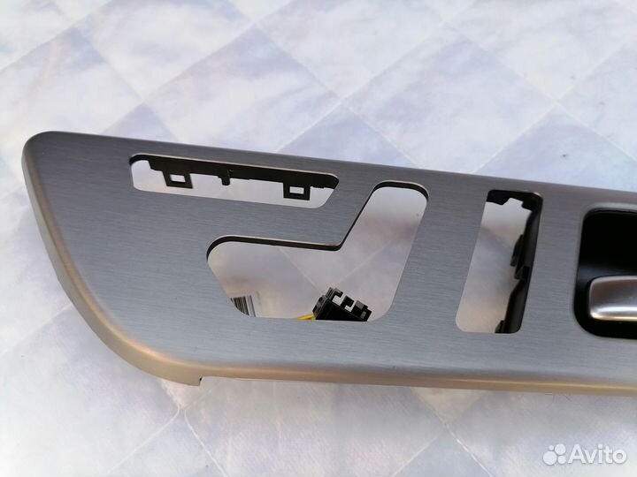Декоративная накладка задняя правая Mercedes W166