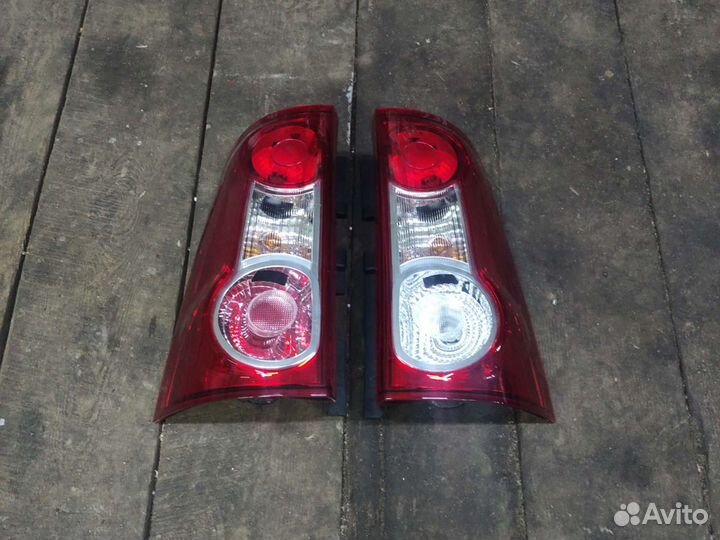 Комплект задний фонарь Лада Largus