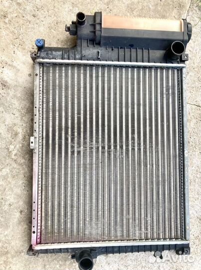 Радиатор охлаждения bmw 5 e34