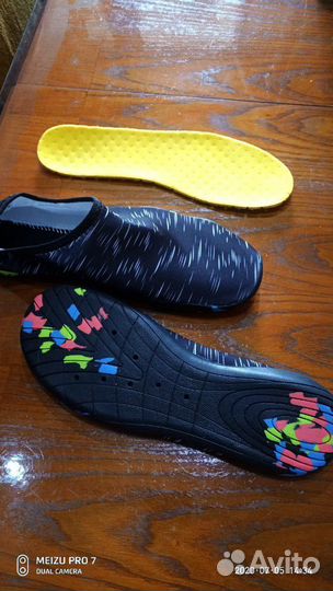 Обувь для плавания