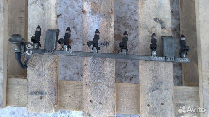 Топливная рампа Chevrolet Epica седан 2.0 2009