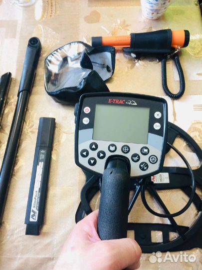 Металлоискатель Minelab E-trac