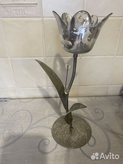 Подсвечник железный цветок