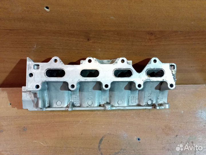 Коллектор впускной Renault Megane 2000 1.4