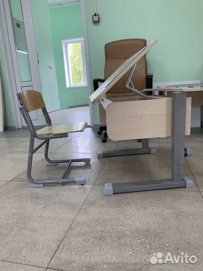 Растущая парта и стул