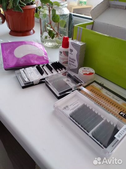 Для лейшмекера lovely и маникюра