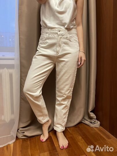 Джинсы белые