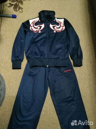 Костюм спортивный