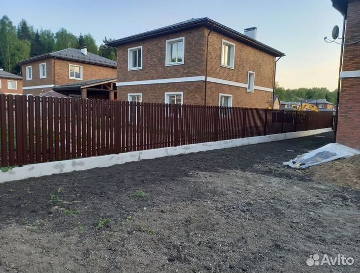 Забор металлический цена за метр работа по договор