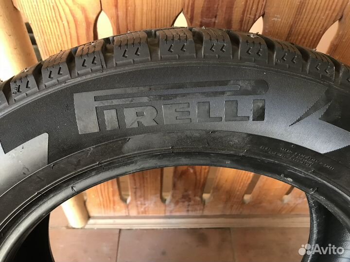 Pirelli Ice Zero 215/60 R17