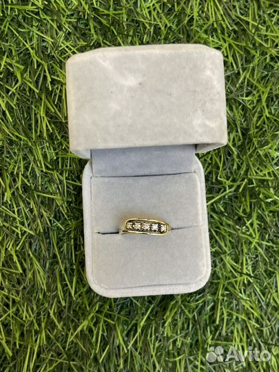 Золотое кольцо с бриллиантами 750