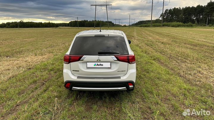 Mitsubishi Outlander 2.0 CVT, 2015, 141 000 км