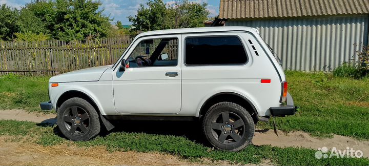 LADA 4x4 (Нива) 1.7 МТ, 2002, 151 000 км