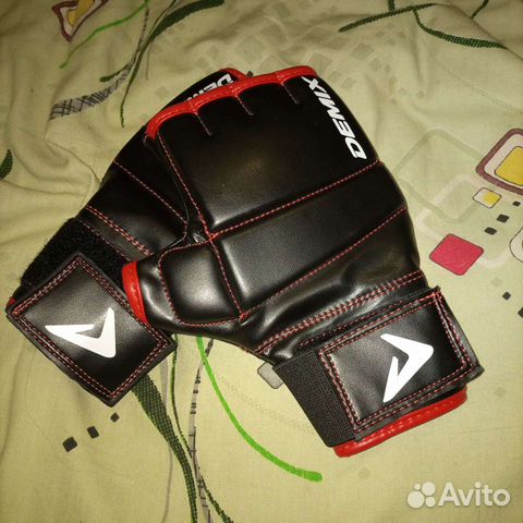 Перчатки для единоборств