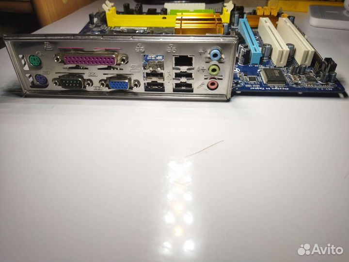 Материнская плата gigabyte