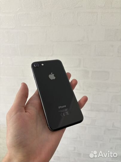 iPhone 8, 64 ГБ
