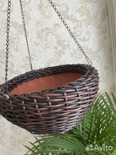 Кашпо из искусственного ротанга