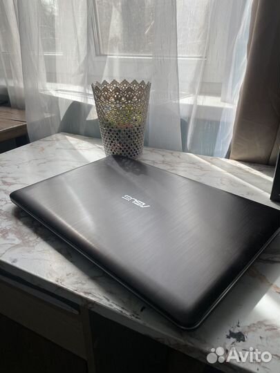 Ноутбук asus