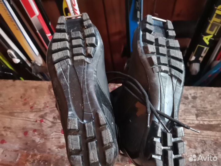 Лыжные ботинки коньковые