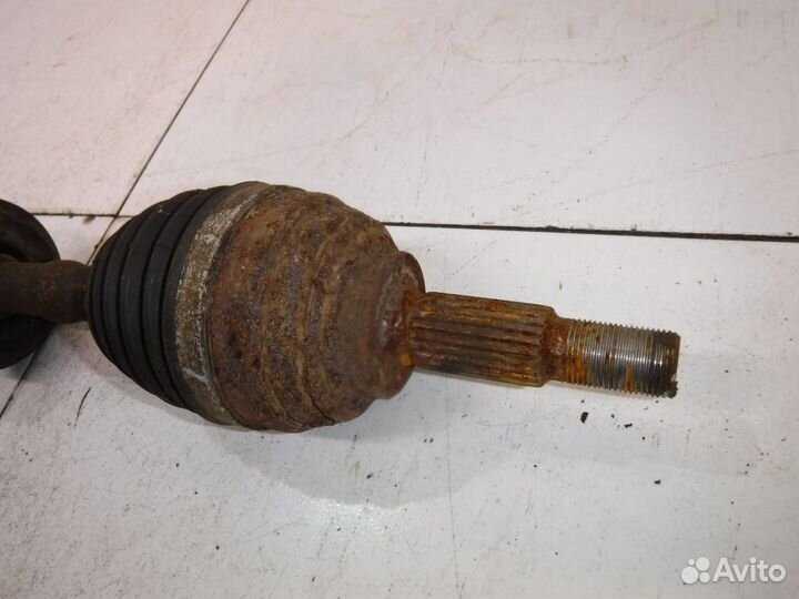 Привод передний правый