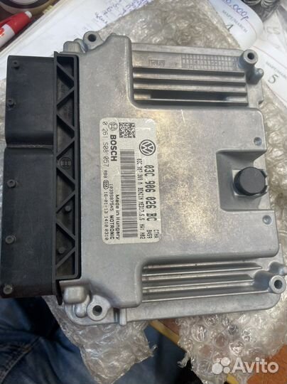 Блок управления двигателем 03C906020BC