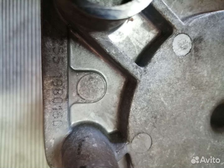 Натяжитель ремня Toyota Lexus