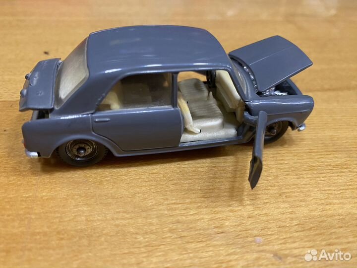 Модель авто 1:43 innocenti morris IM3 СССР