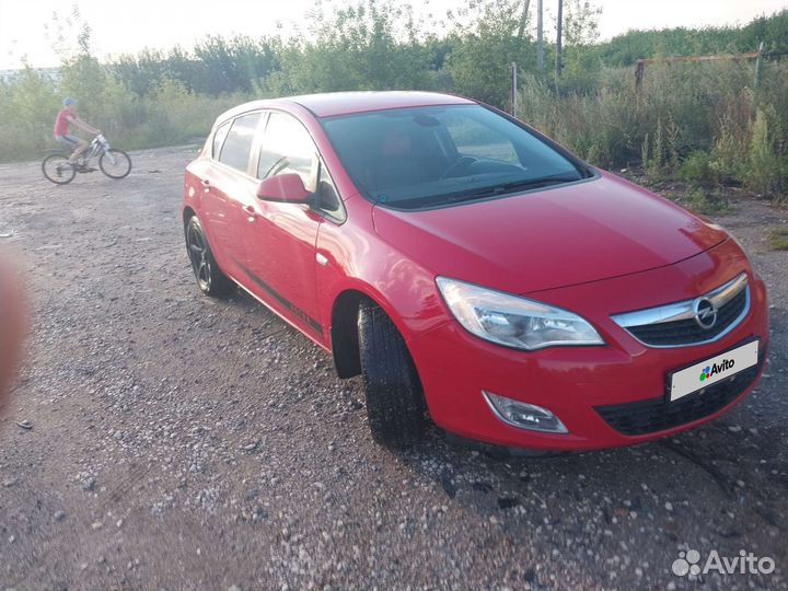 Opel Astra 1.6 AT, 2010, 136 000 км