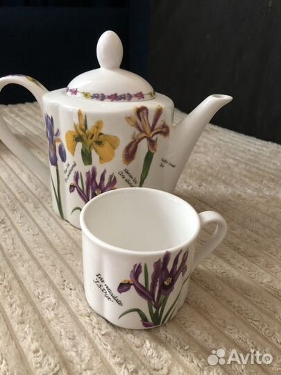 Заварочный чайник и чашки Ирисы