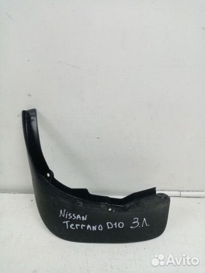 Брызговик задний левый Nissan Terrano 3 (D10)