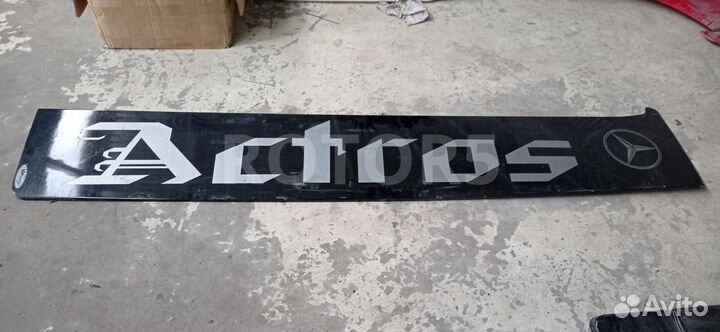 Спойлер (обтекатель) межосевой лев. Mercedes-Benz