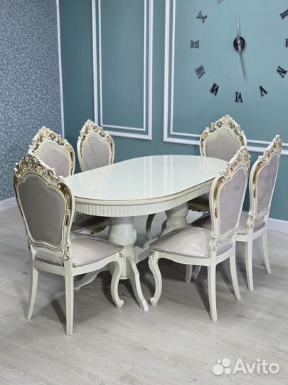 Кухонный стол и стулья