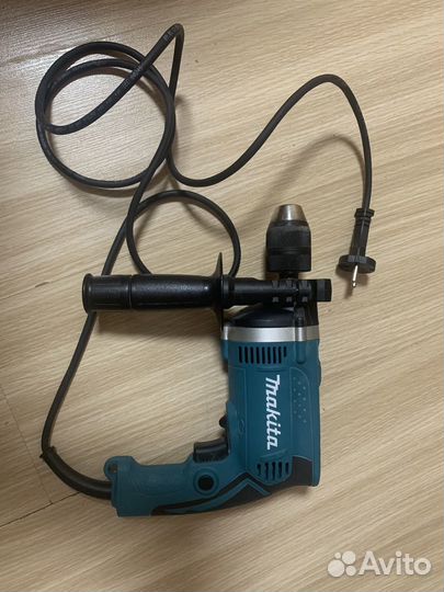 Ударная дрель Makita