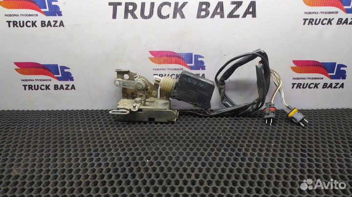 Замок двери передней правый