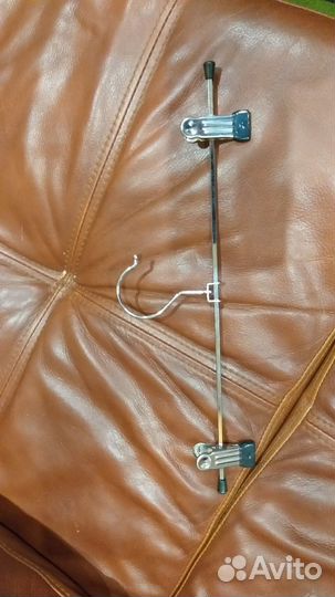 Вешалка с двумя зажимами