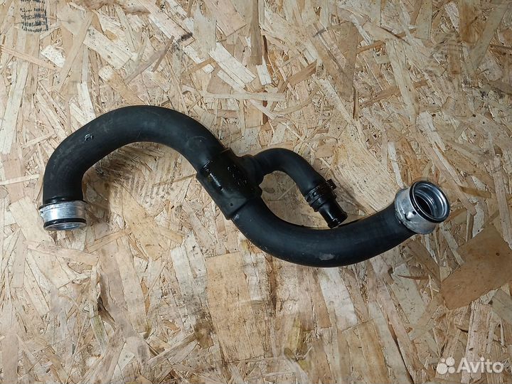 Патрубок радиатора нижний Mercedes C350 M283 W204