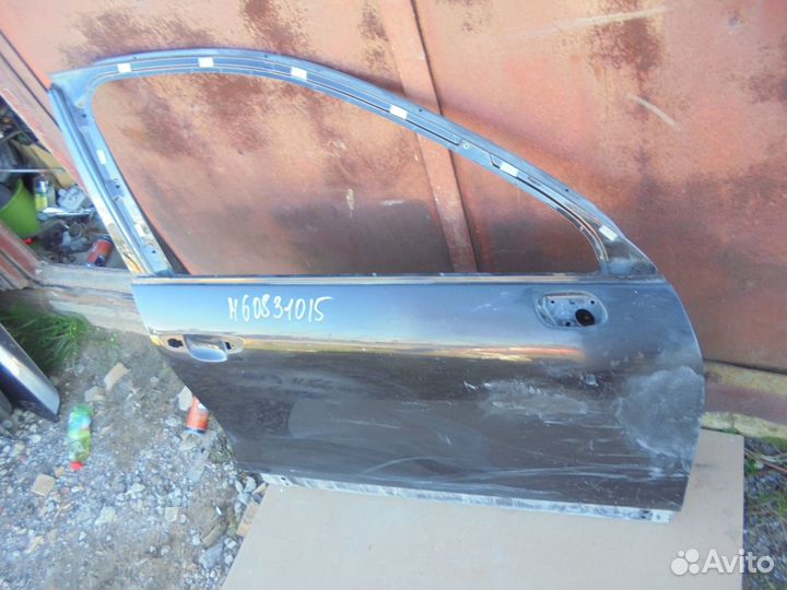 Дверь передняя правая для VW Touareg 2010)