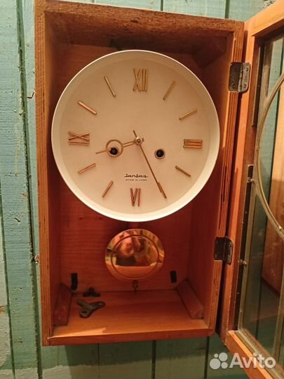 Часы Янтарь с боем и часы 2 - ой Московский завод