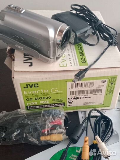 Цифровая видеокамера JVC