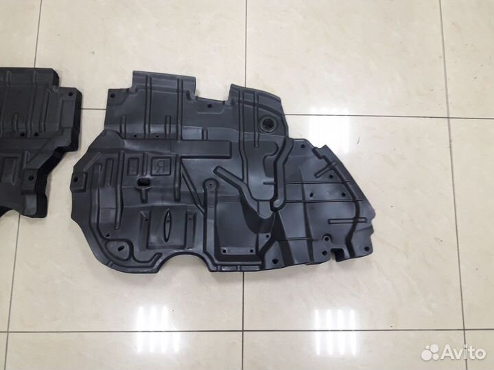 Защита двигателя (пластик) Тойота Камри 55