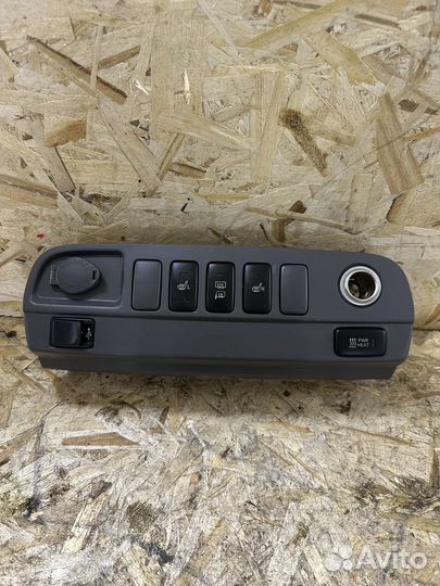 Кнопки салона Toyota Hilux 7 Рестайлинг
