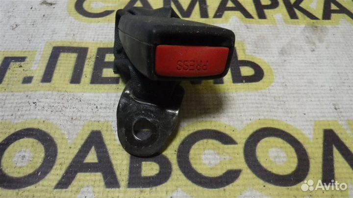 Ответная часть ремня безопасности Mitsubishi Lanc