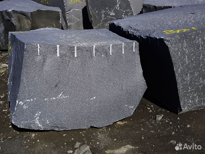 Блоки из гранита Габбро-диабаз