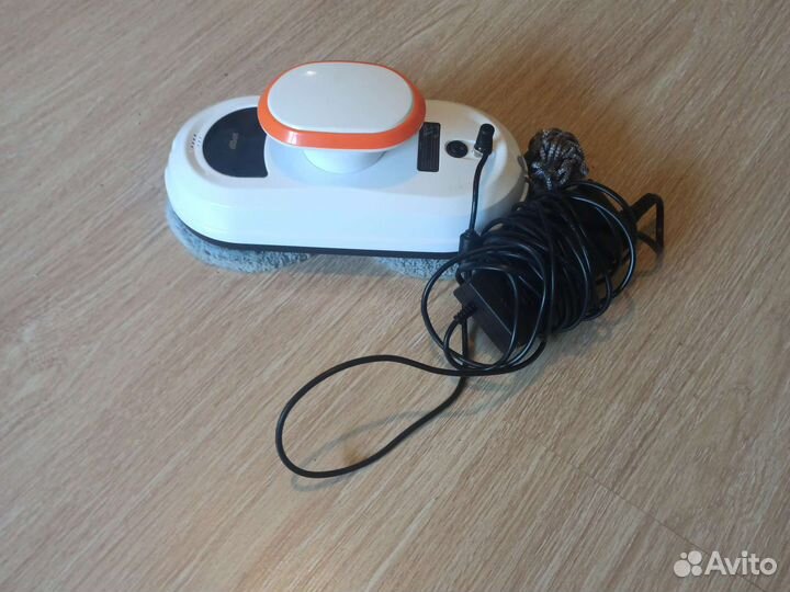 Робот-мойщик окон